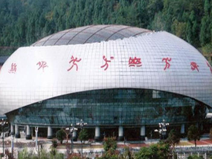百色体育中心球形网架加工安装